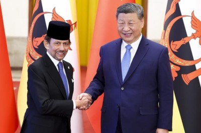 លោក Xi Jinping ប្រធានរដ្ឋចិនជួបពិភាក្សាការងារជាមួយព្រះចៅស៊ុលតង់ ហាជី ហាសសាណាល់ បុលគីយ៉ាស់ ព្រះមហាក្សត្រប្រទេសប្រ៊ុយណេ