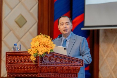 ឯកឧត្តម នេត្រ ភក្ត្រា រដ្ឋមន្រ្តីក្រសួងព័ត៌មាន និងជាប្រធានក្រុមការងារគ្រប់គ្រងការផ្សាយពាណិជ្ជកម្មគ្រឿងស្រវឹង បានអញ្ជើញចូលរួម និងធ្វើបទបង្ហាញស្តីពីការ ផ្សព្វផ្សាយពាណិជ្ជកម្មផលិតផលគ្រឿងស្រវឹង