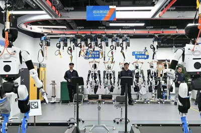 កិច្ចប្រជុំនៃ​គណៈ​កម្មាធិការមជ្ឈិមបក្សកុម្មុយនីស្តចិន និង​ជា​នាយករដ្ឋមន្ត្រីចិន