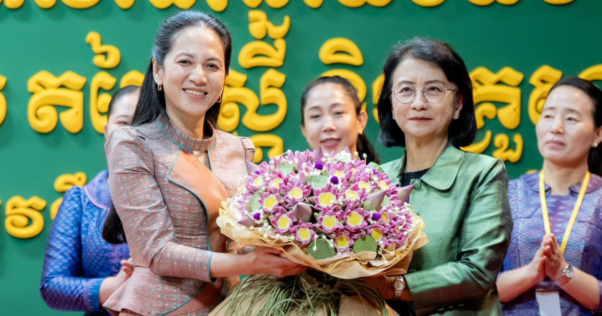លោកជំទាវបណ្ឌិត ពេជ ចន្ទមុន្នី ហ៊ុនម៉ាណែត អញ្ជើញជាអធិបតីភាពដ៏ខ្ពង់ខ្ពស់ចូលរួម សន្និបាតបូកសរុបលទ្ធផលការងារឆ្នាំ២០២៤-២០២៥ និងលើកទិសដៅឆ្នាំ២០២៦-២០២៧ របស់គណៈកម្មាធិការ